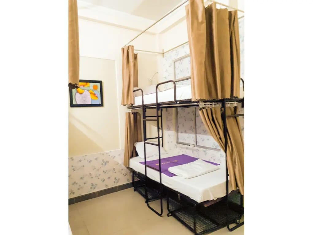 Backpack Abode Hostel - photo 4