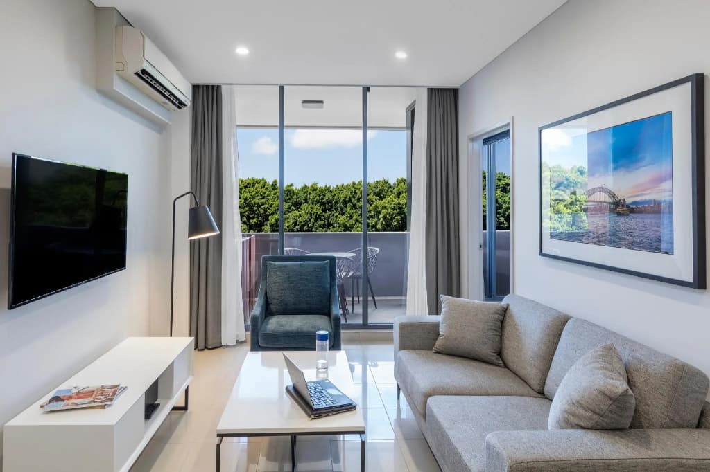 Meriton Suites Waterloo - main photo