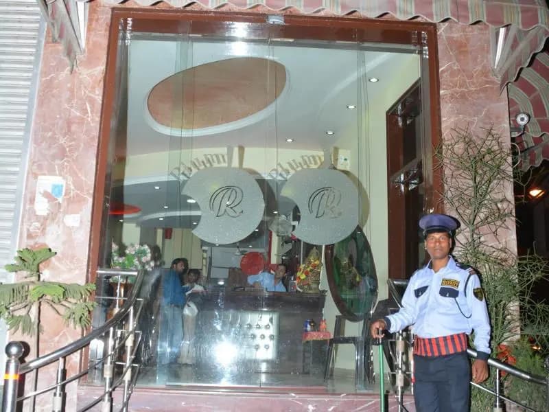 Hotel Revels Plum - photo 10
