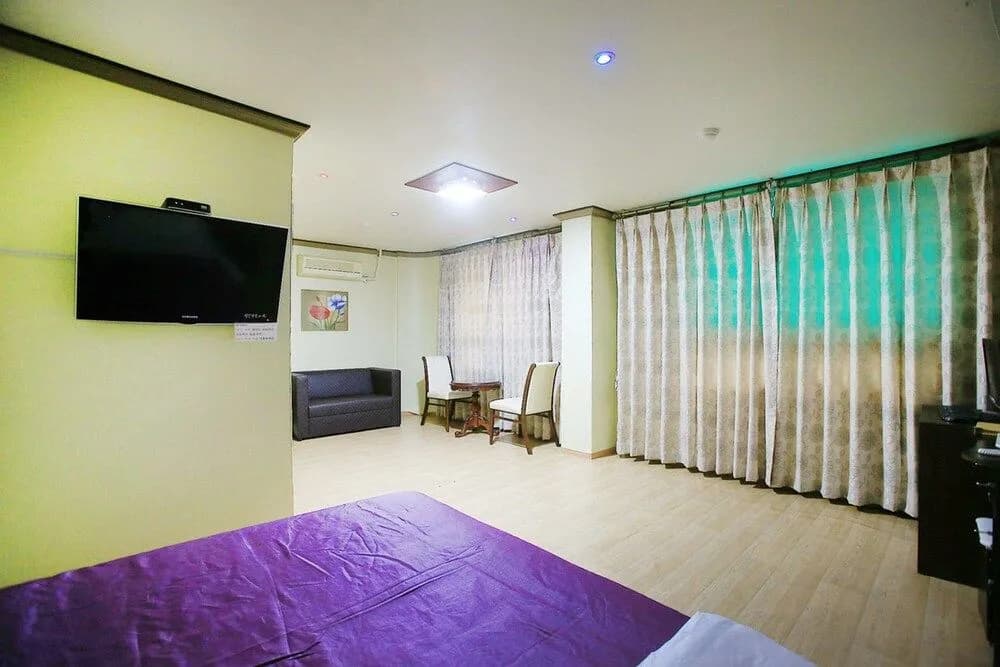 Bobos Motel - photo 8