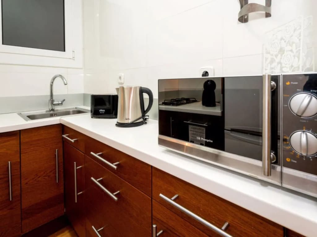 Barcelona Centric Apartment - photo 18