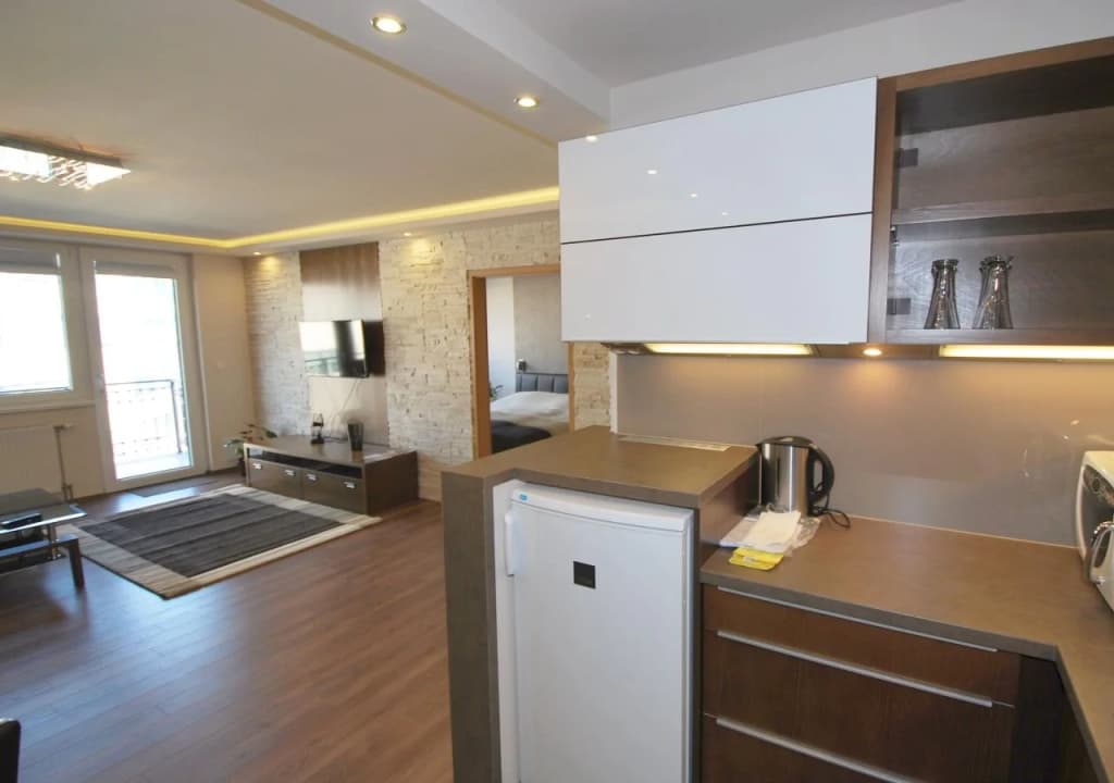 Arpad Bridge Apartments - photo 14