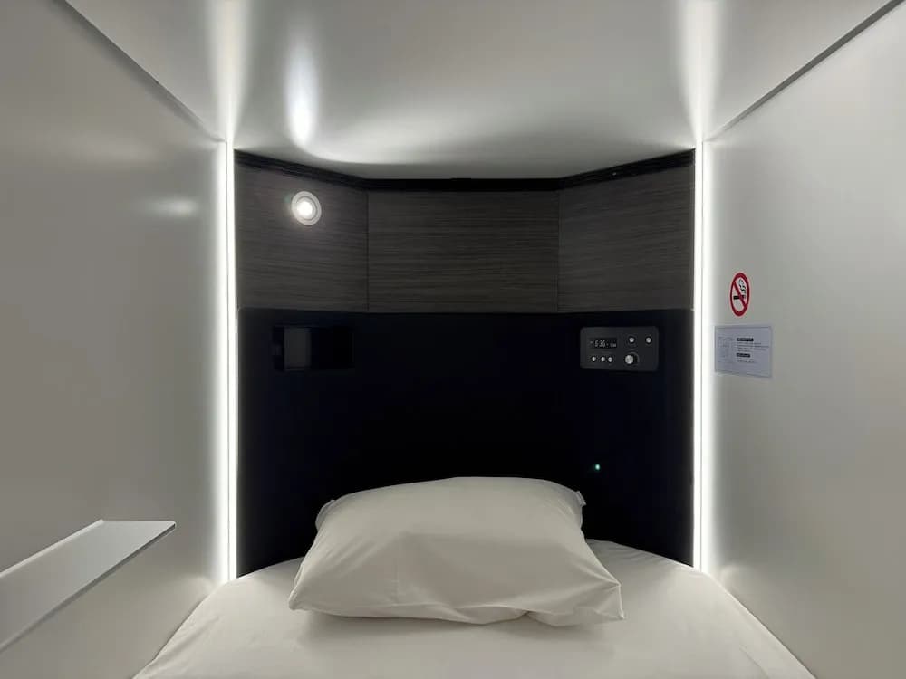 Capsulehotel Suzumoriya - photo 2