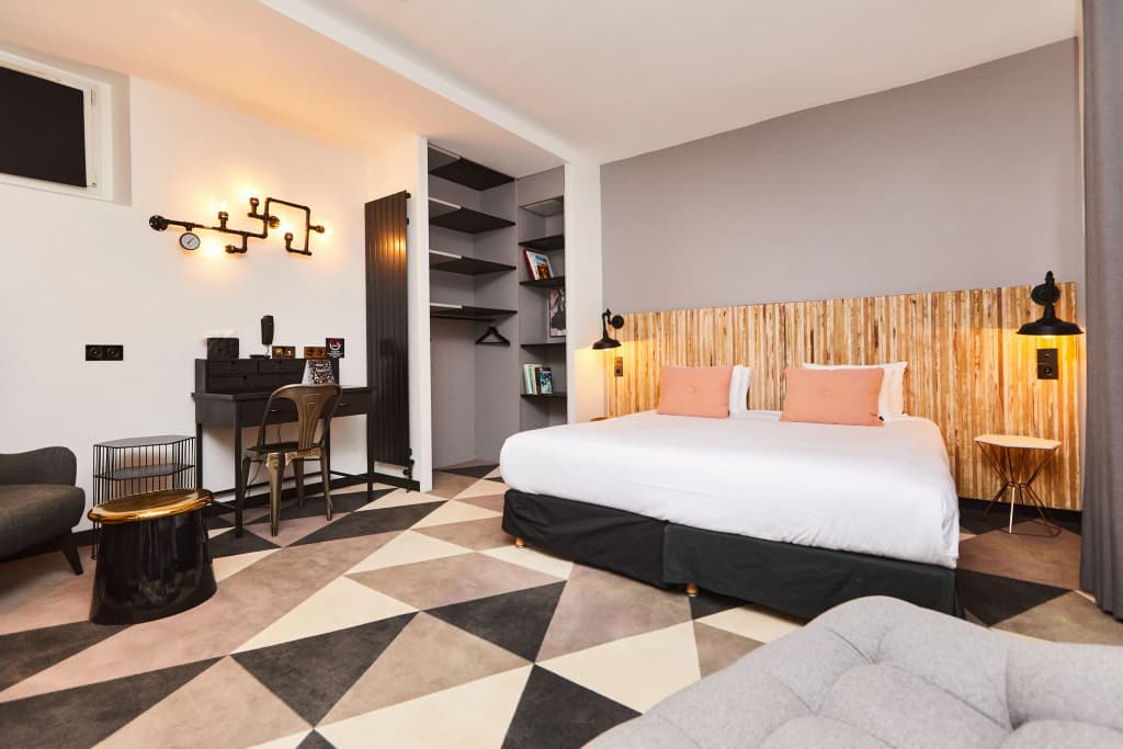 Madrigal hotel - photo 3