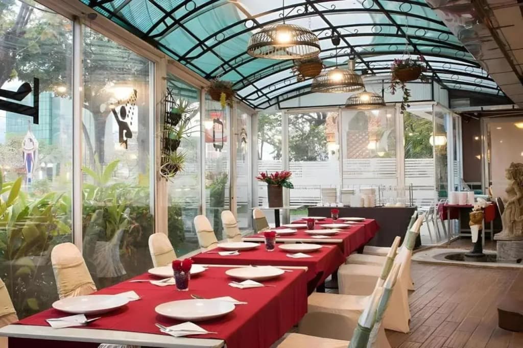 Collection O Howard Square Boutique Hotel - photo 13