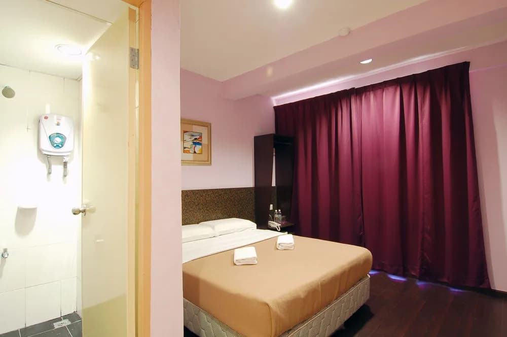 Aristo Hotel @ Putatan - photo 5