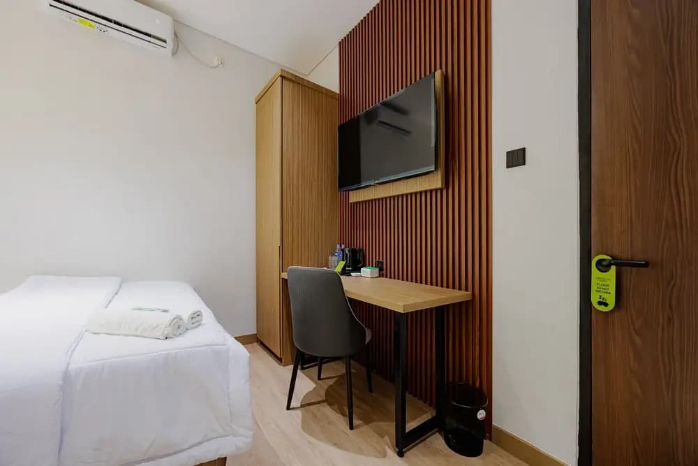 Urbanview Hotel Yampi TB Simatupang - photo 2