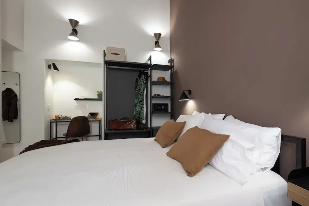 Style & Stone Guest House - photo 8