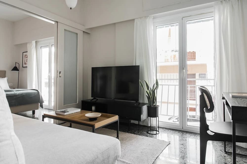 Glorious 1BR Apartment in Athens - photo 3