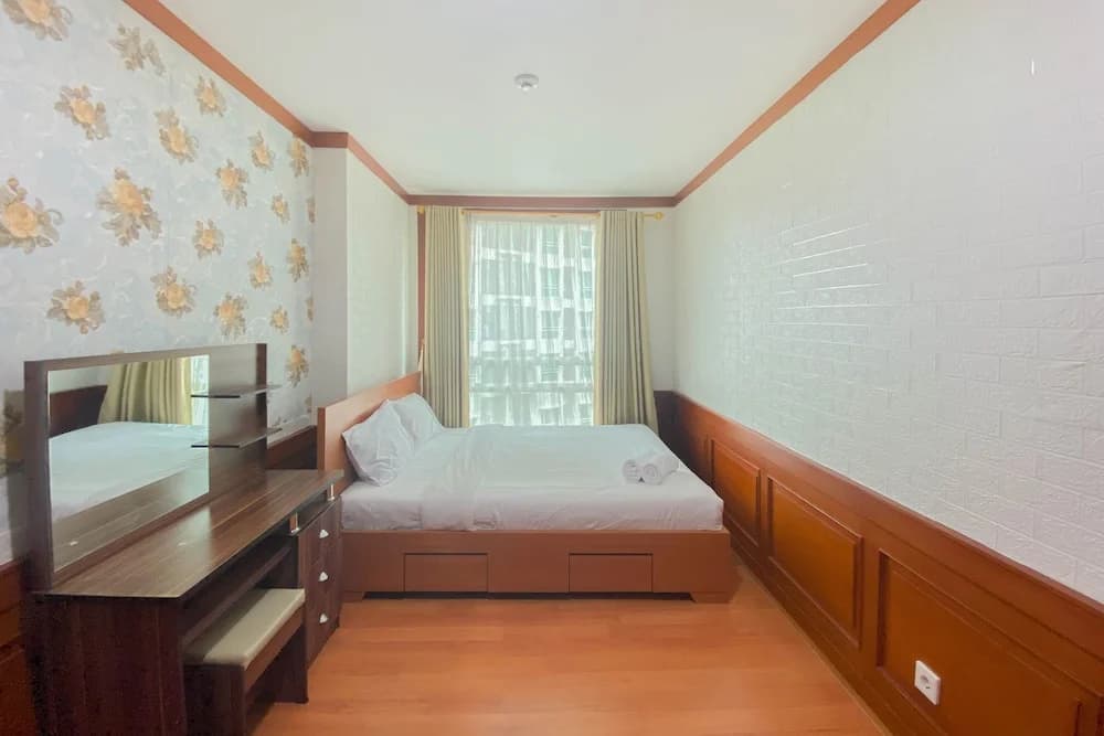 Comfy And Minimalist 1Br Apartment At Woodland Park Residence - photo 1