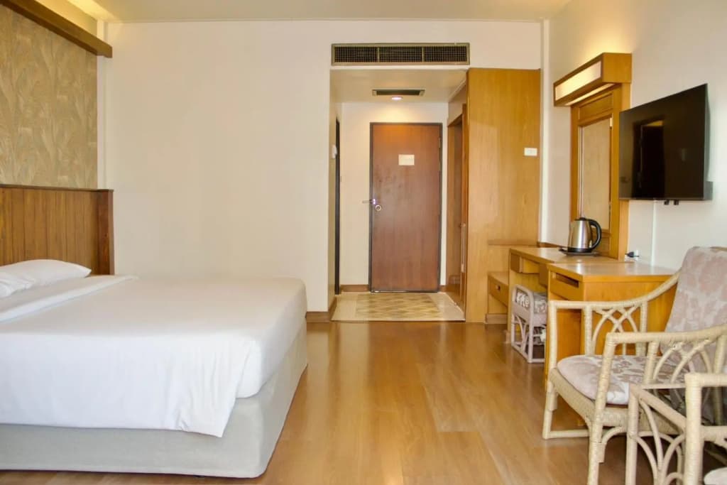 Golden Beach Hotel Pattaya - photo 22