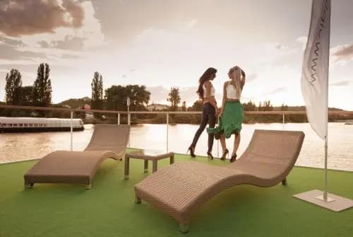 VIPliving Houseboat - photo 4