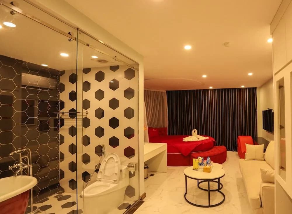 Golden Hotel - photo 10