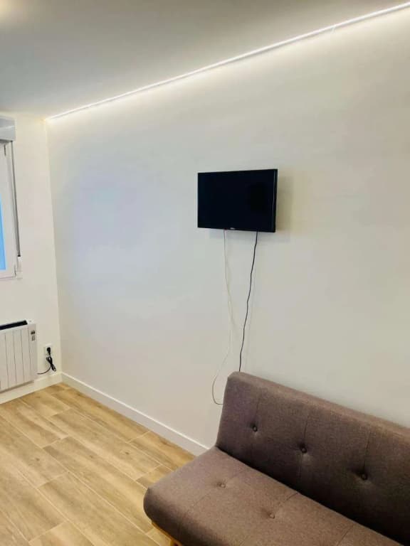 Bernabeu/ C.Universitaria Apartments - photo 9
