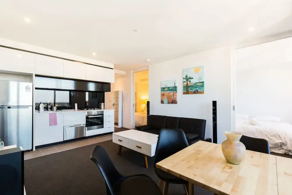 SANTERI, 2BDR Melbourne Apartment - photo 16