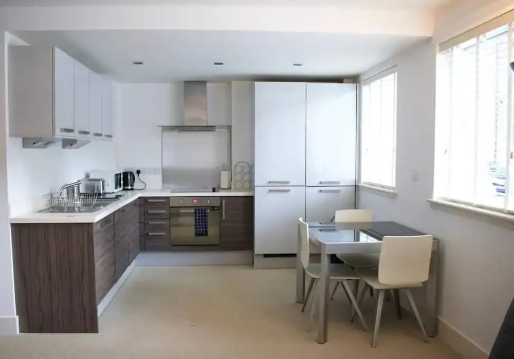 Super Central City Apartment - 1 Bedroom, Sleeps 4 - photo 10