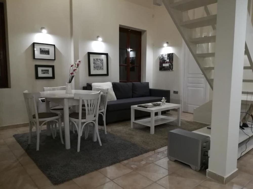 Central Apartments in Psiri - photo 12