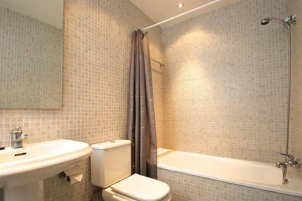Paseo de Gracia Apartments - photo 6