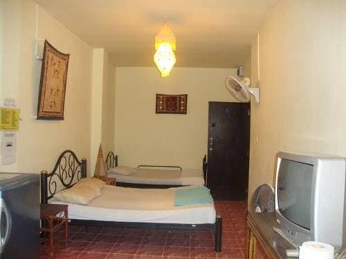 Gaeng Phet Restaurant & Guesthouse - photo 4