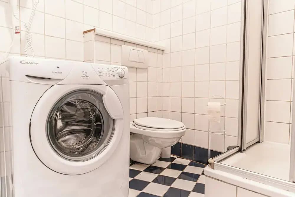 Basic 2BR Apt Near Westbahnhof - photo 7