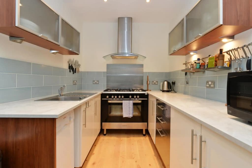 Executive 3 bed in The Meadows - photo 14