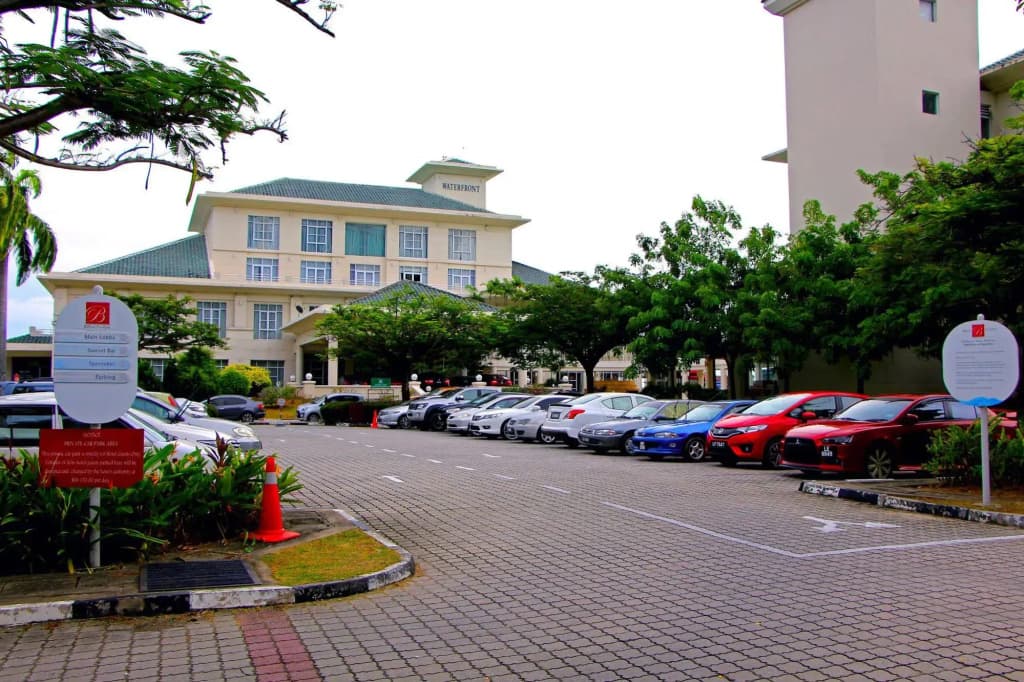 Waterfront Labuan Financial - photo 17