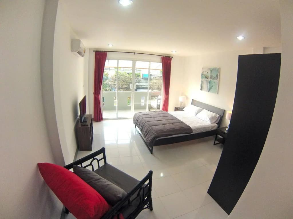 Surin Beach Rooms - photo 2