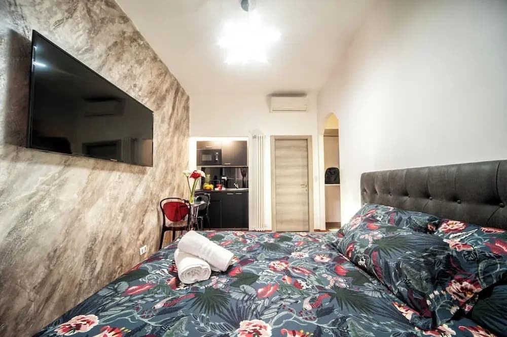 Farnese Jacuzzi Apartment - photo 4