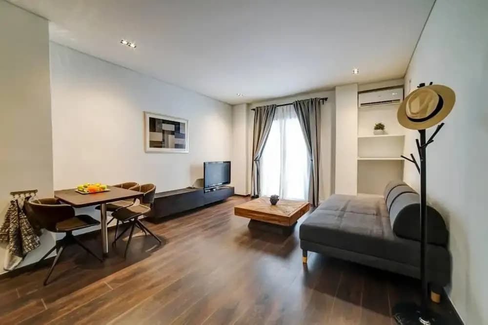 Classy and Stylish Apartment Next to Hilton - photo 2