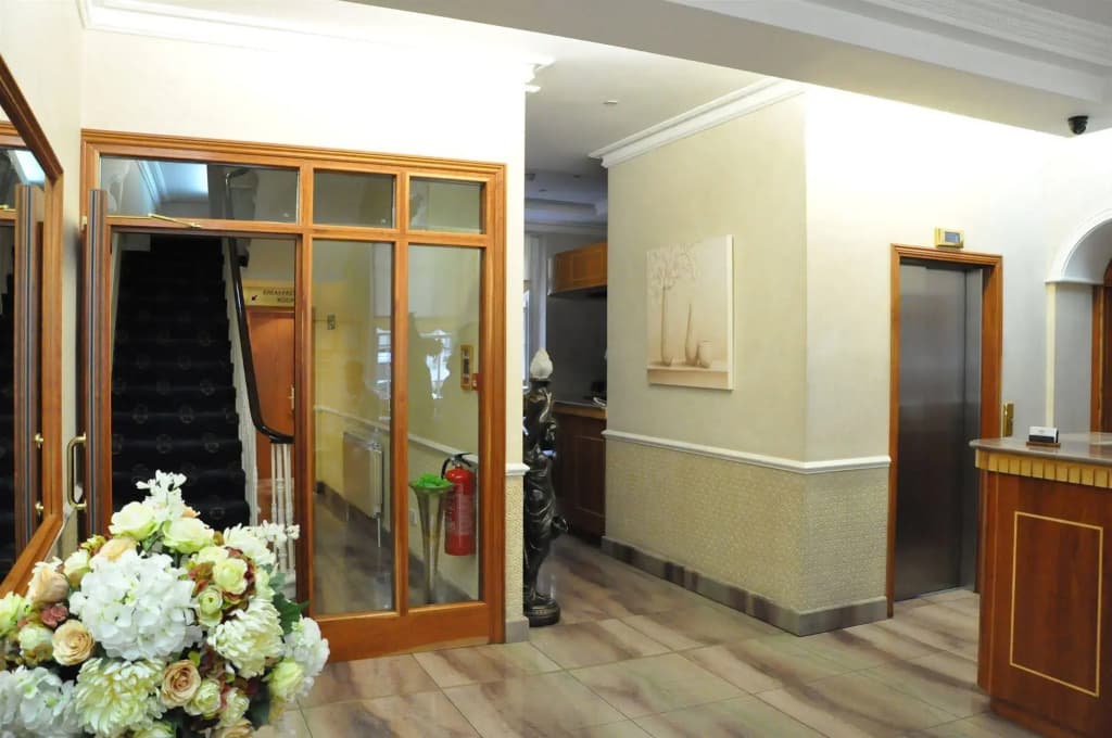 Olympic House Hotel - photo 2