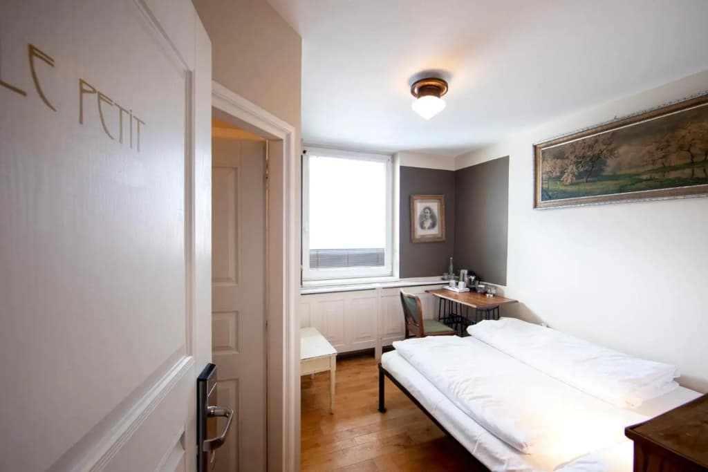 Sir Toby's Hostel - photo 34