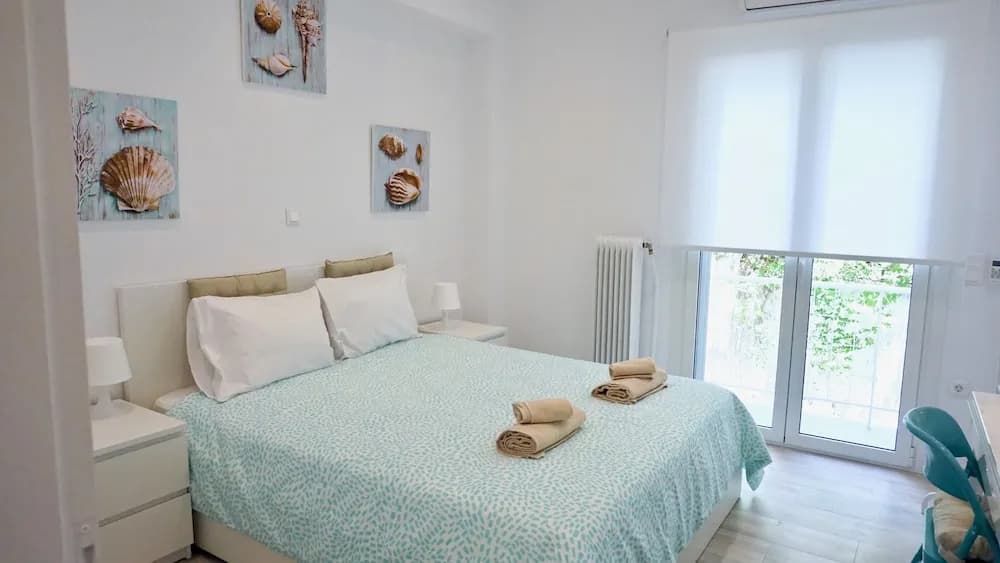 Minimal Fresh Design Apt in Athens - photo 1