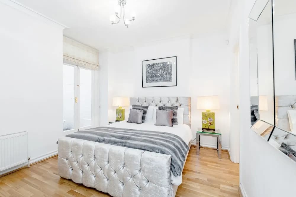 Earls Court Road Apartments - photo 3