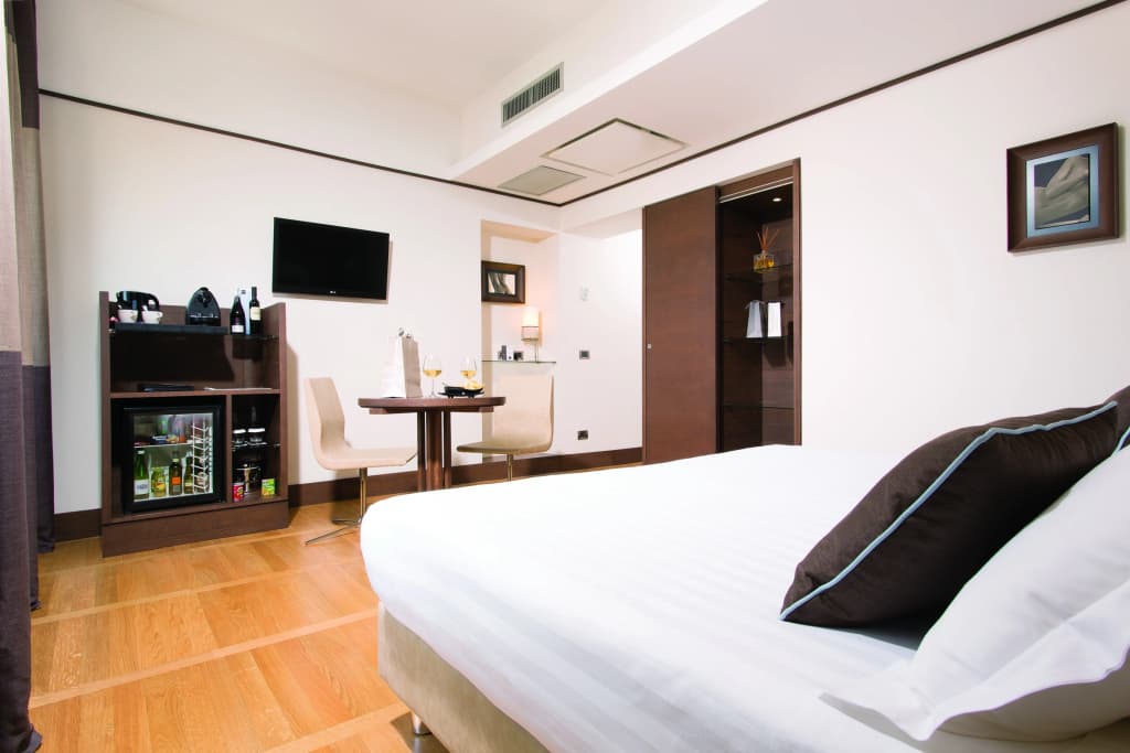 The Independent Hotel - photo 6
