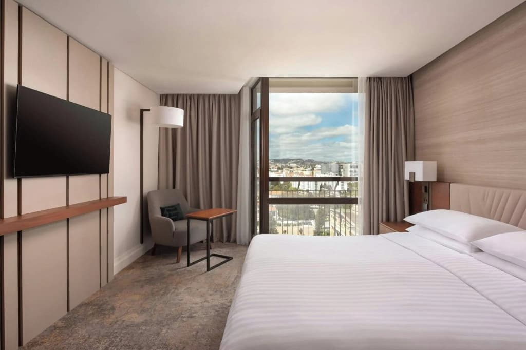 Lisbon Marriott Hotel - photo 40