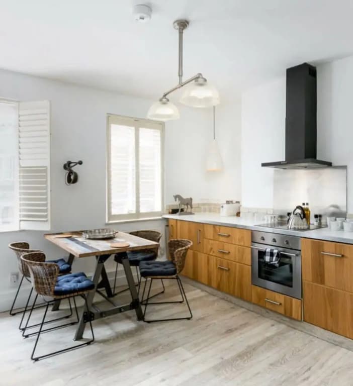 Rustic 2 Bed Maisonette Over 3 Floors In Goodge St - photo 9