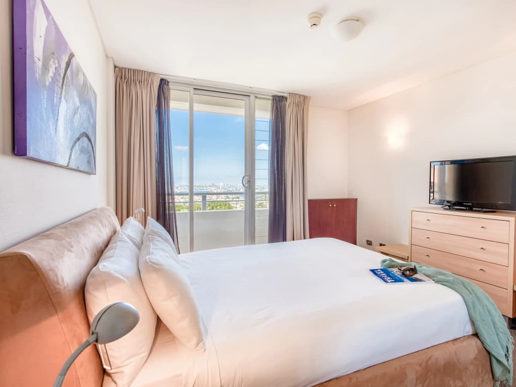 Park Regis Concierge Apartments - photo 3