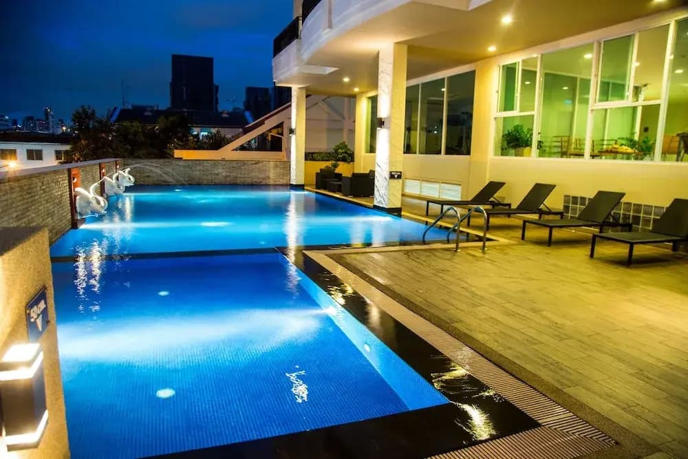 Patio Luxury Suites - photo 17