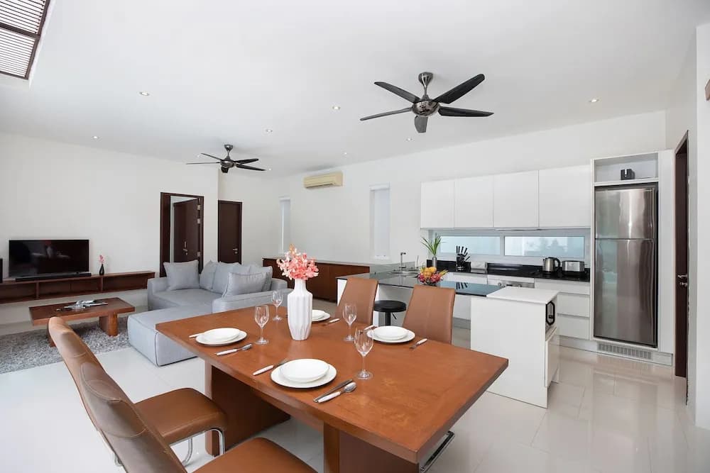 Miami-Style 2BR Pool Villa Janine Kamala - photo 13