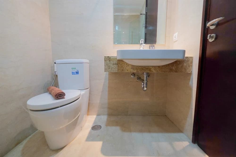 Exquisite Studio Menteng Park Apartment - photo 8