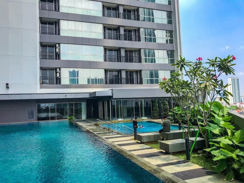 Best Homey And Nice 1Br At Ciputra World 2 Apartment - photo 11