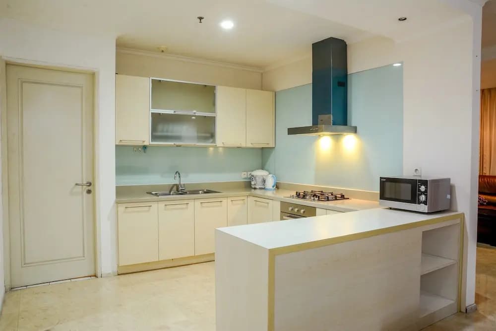 Spacious FX Residence with Mall Access - photo 21