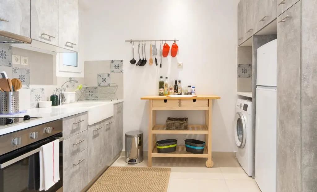 1 KM from The Acropolis 1 Bedroom Apt Netflix And Washing Machine - photo 9