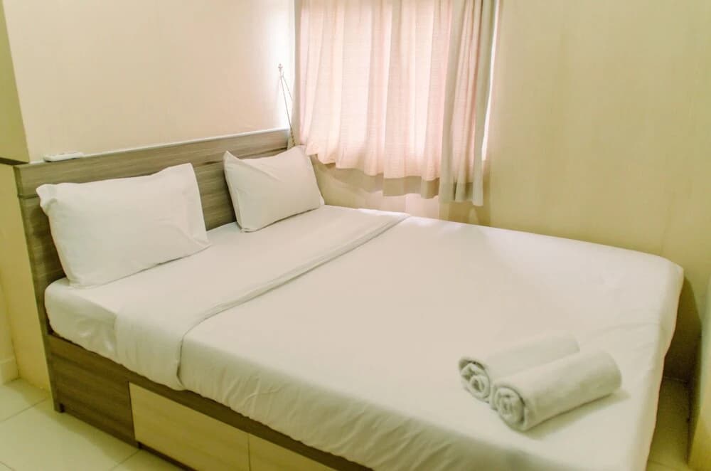 Comfort And Simply 2Br At Green Pramuka City Apartment - photo 3