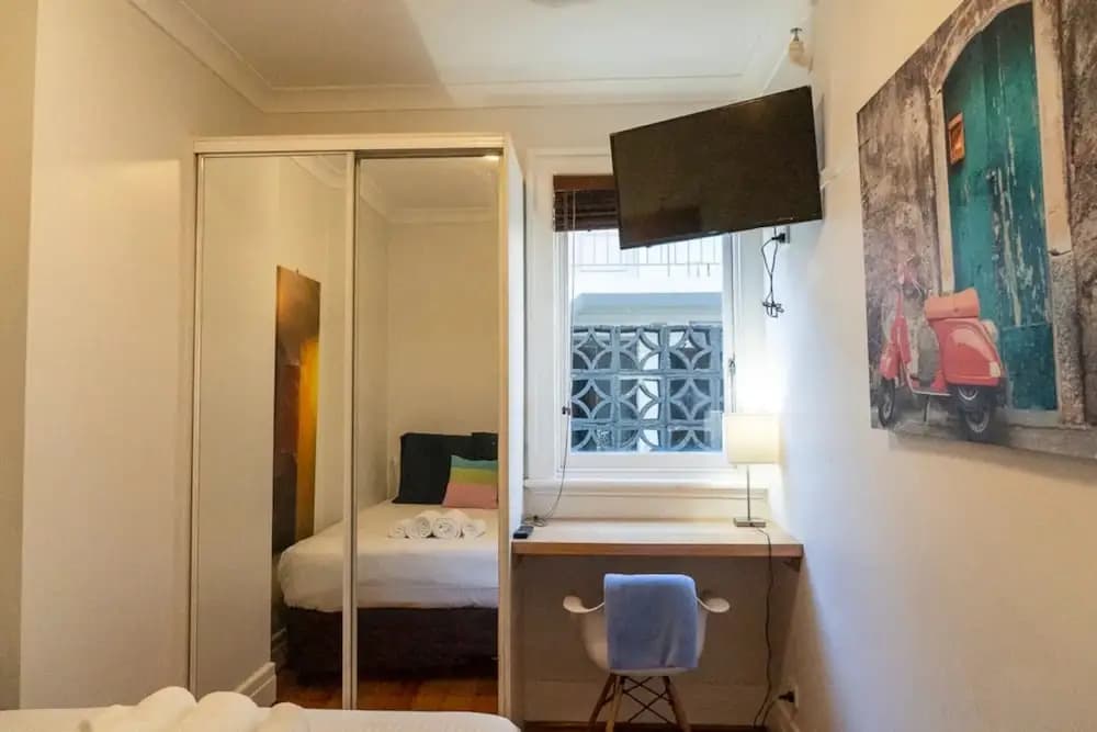 Delightful 3 Bedroom Apartment near Chapel Street in St Kilda - photo 4