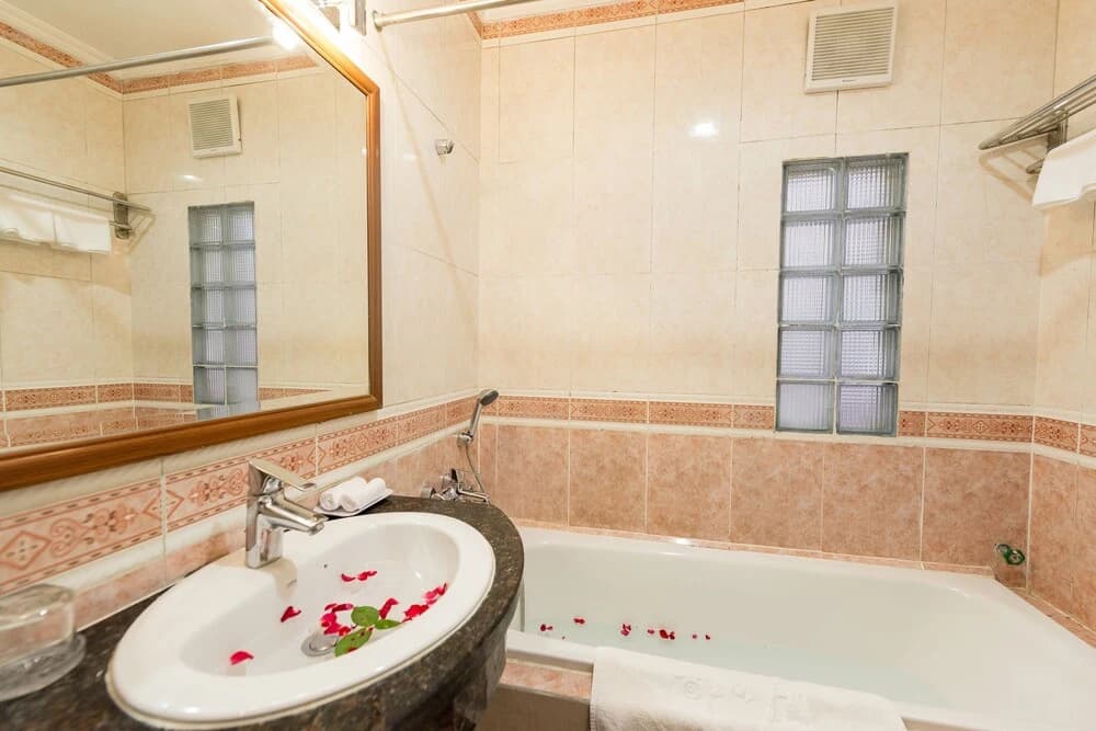 Prince II Hotel - photo 10