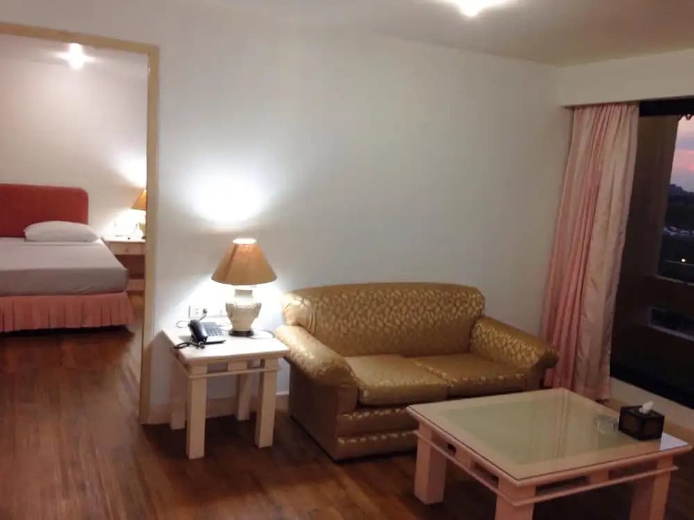 Lee Place Hotel - photo 5