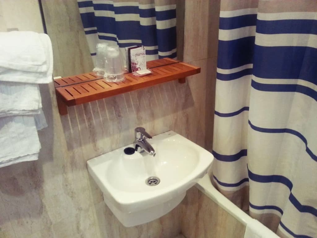 Hostal Avenida - photo 7