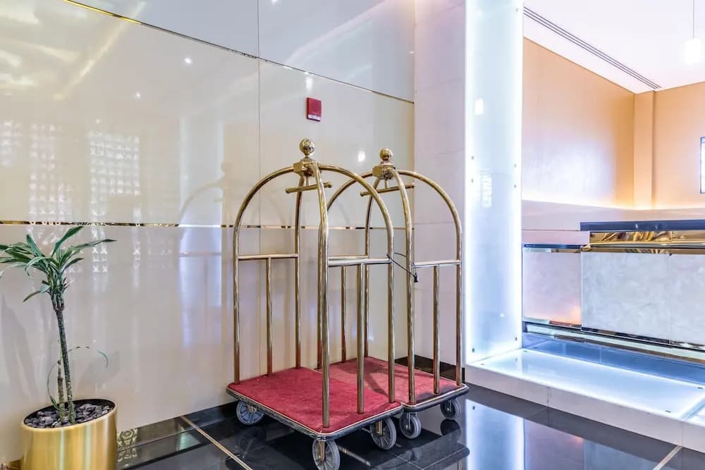Lux BnB Park Towers DIFC - photo 12