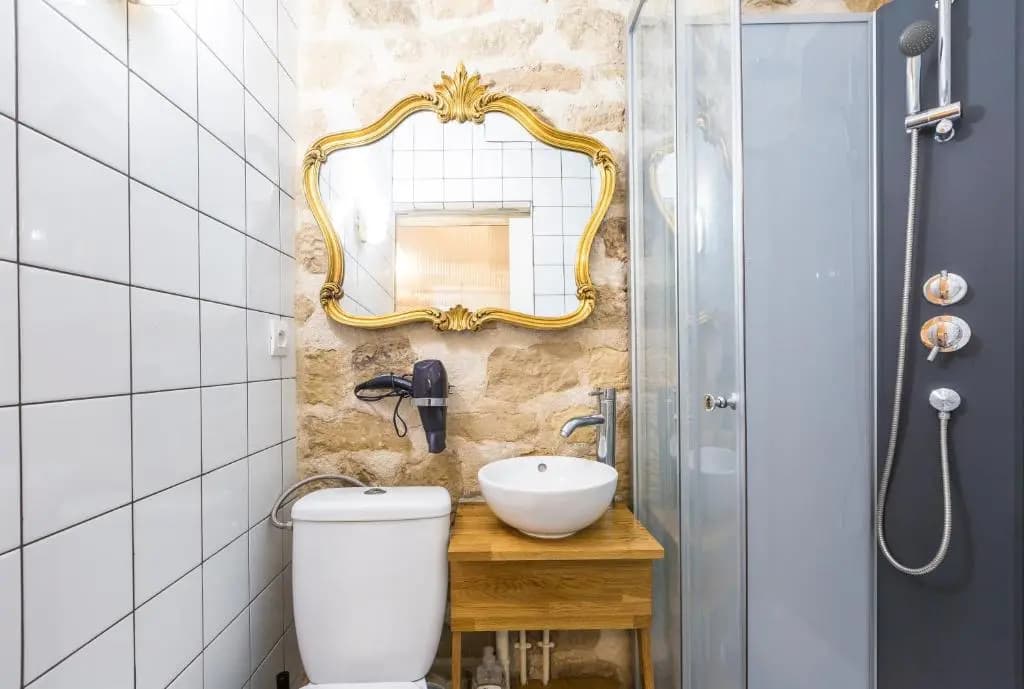 Original, cosy 25m² near CANAL ST-MARTIN - photo 6